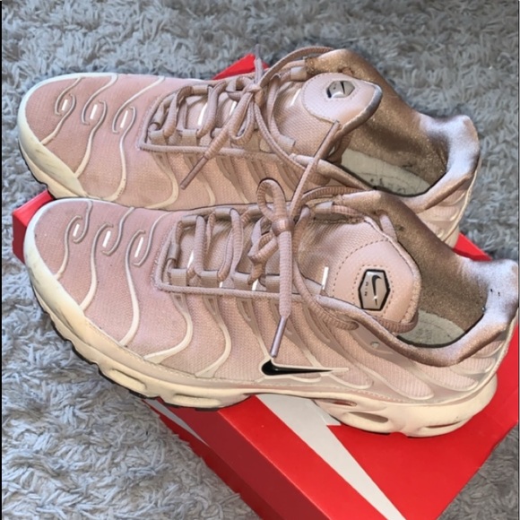 guava ice nike air max plus
